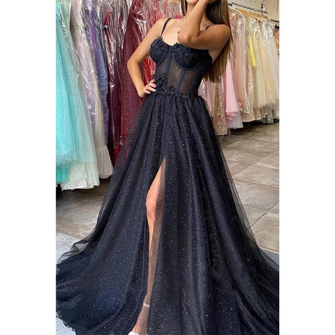 Robe de bal longue à bretelles spaghetti et appliques en tulle avec fente