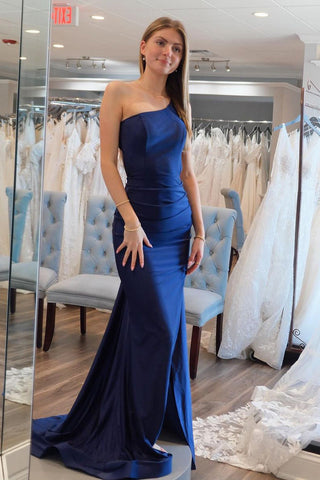 Robe de bal longue en satin bleu marine à une épaule, style sirène simple