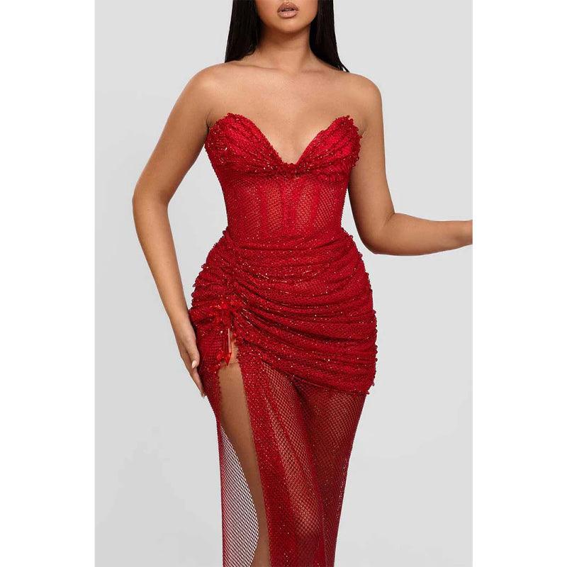 Robe de soirée transparente à col en V et bretelles plissées avec fente latérale 