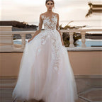 Robe de mariée bohème sexy en dentelle illusion à manches transparentes et applications, collection 2022 
