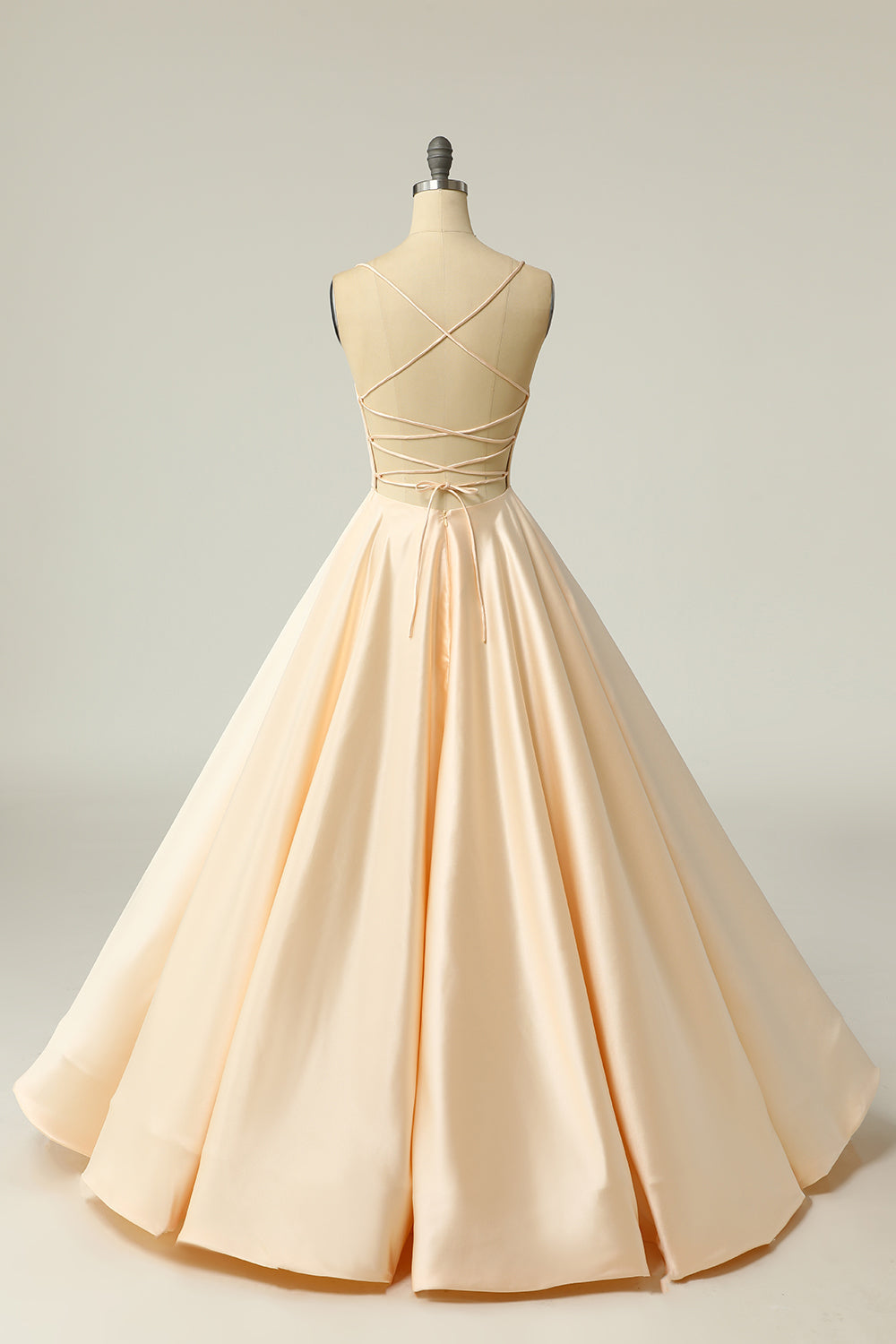 Robe de bal dos nu en satin bleu royal