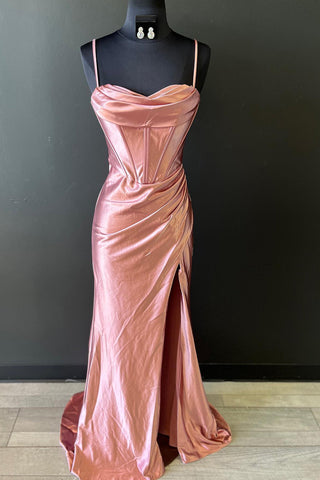 Robe de bal sirène en satin à fines bretelles et fente