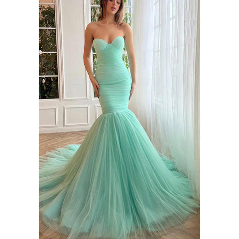 Vestido de fiesta de tul sin tirantes, corte trompeta/sirena, sin mangas y con cremallera