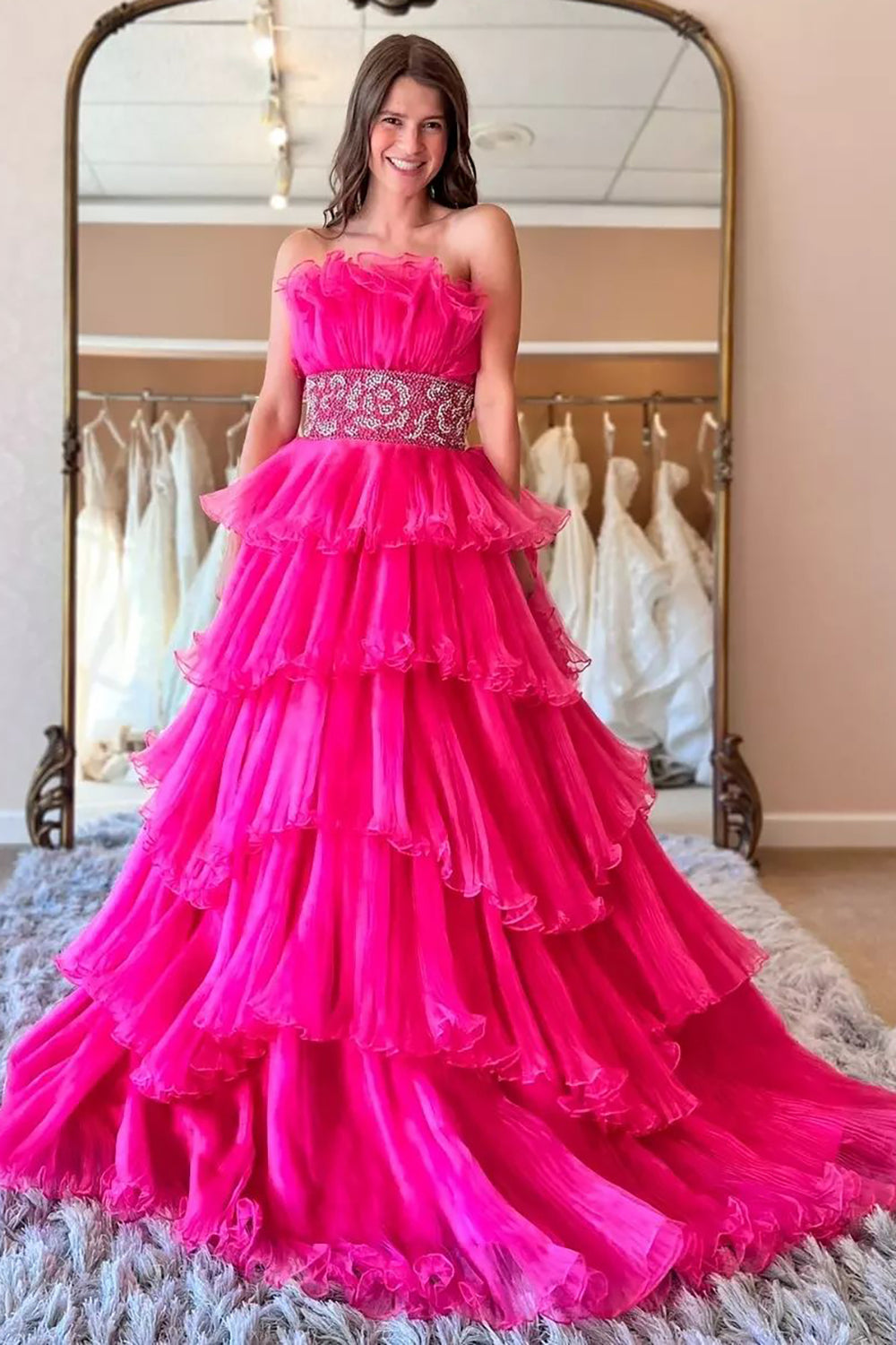 Robe de bal longue bleue tendance, sans bretelles, coupe trapèze, ornée de perles