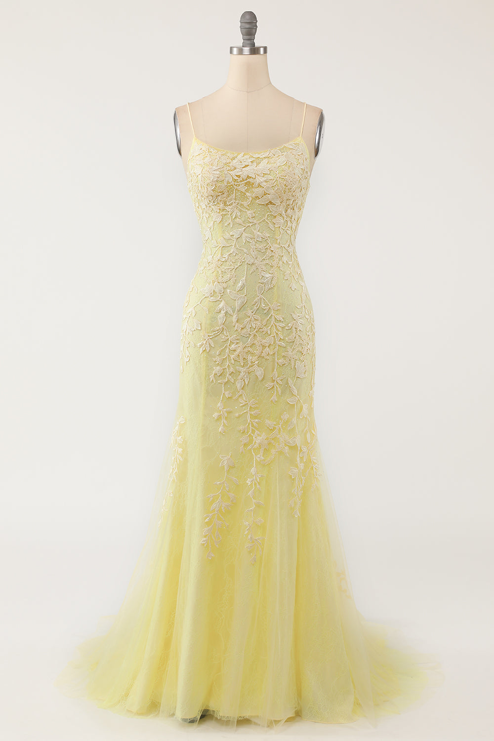 Robe de bal dos nu à fines bretelles