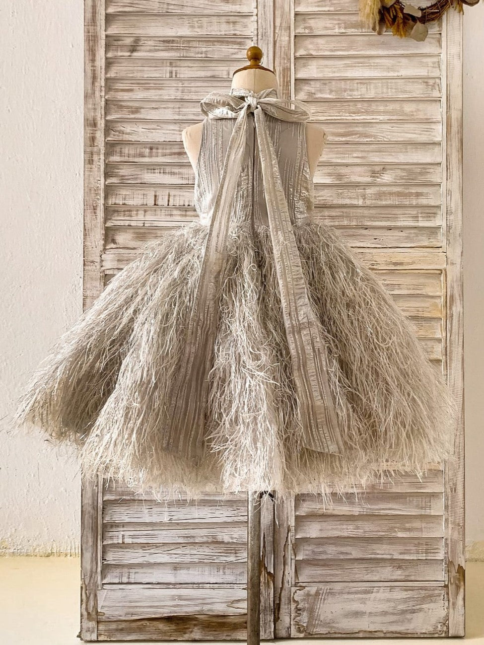 Vestido de cumpleaños plateado hasta la rodilla de jacquard para niña