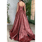 Robe de bal longue à bretelles spaghetti et fente haute 