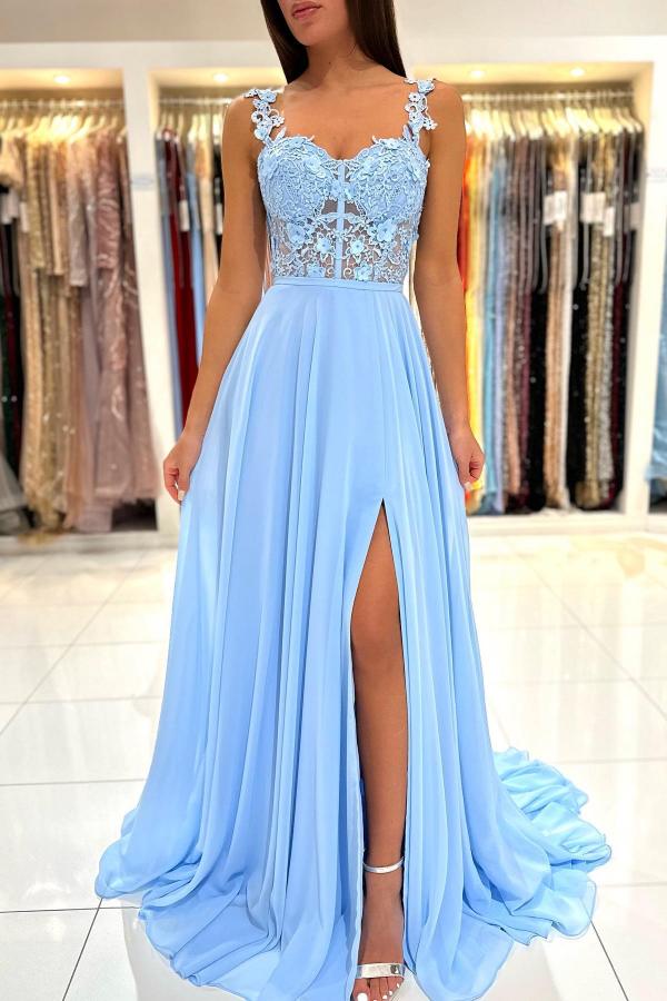 Robe de bal longue bleu ciel sans manches, fendue et ornée d'appliques