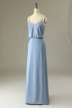 Vestido largo de dama de honor gris y azul con tirantes finos