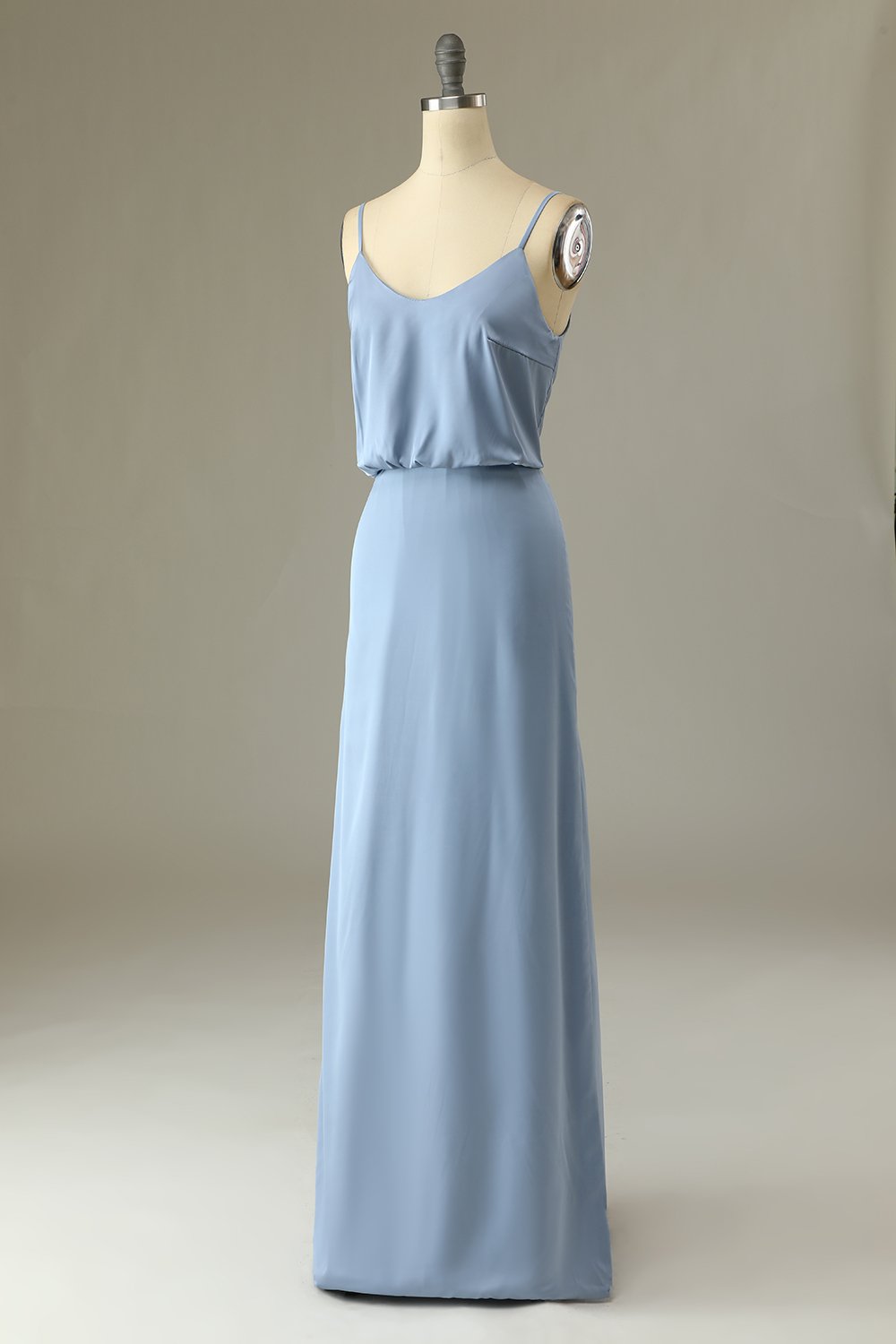Vestido largo de dama de honor gris y azul con tirantes finos