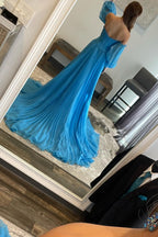 Vestido largo de fiesta azul con escote corazón y corte en A con abertura frontal