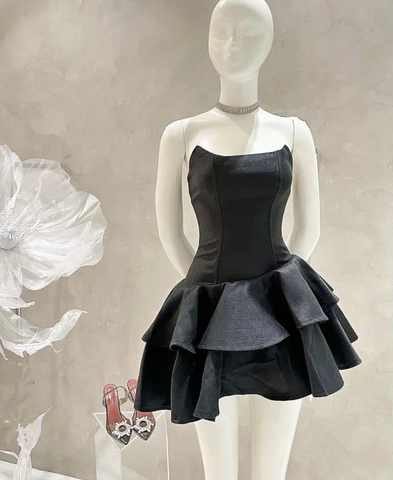 Elegante vestido corto negro sin tirantes para cumpleaños o baile de bienvenida Y7636