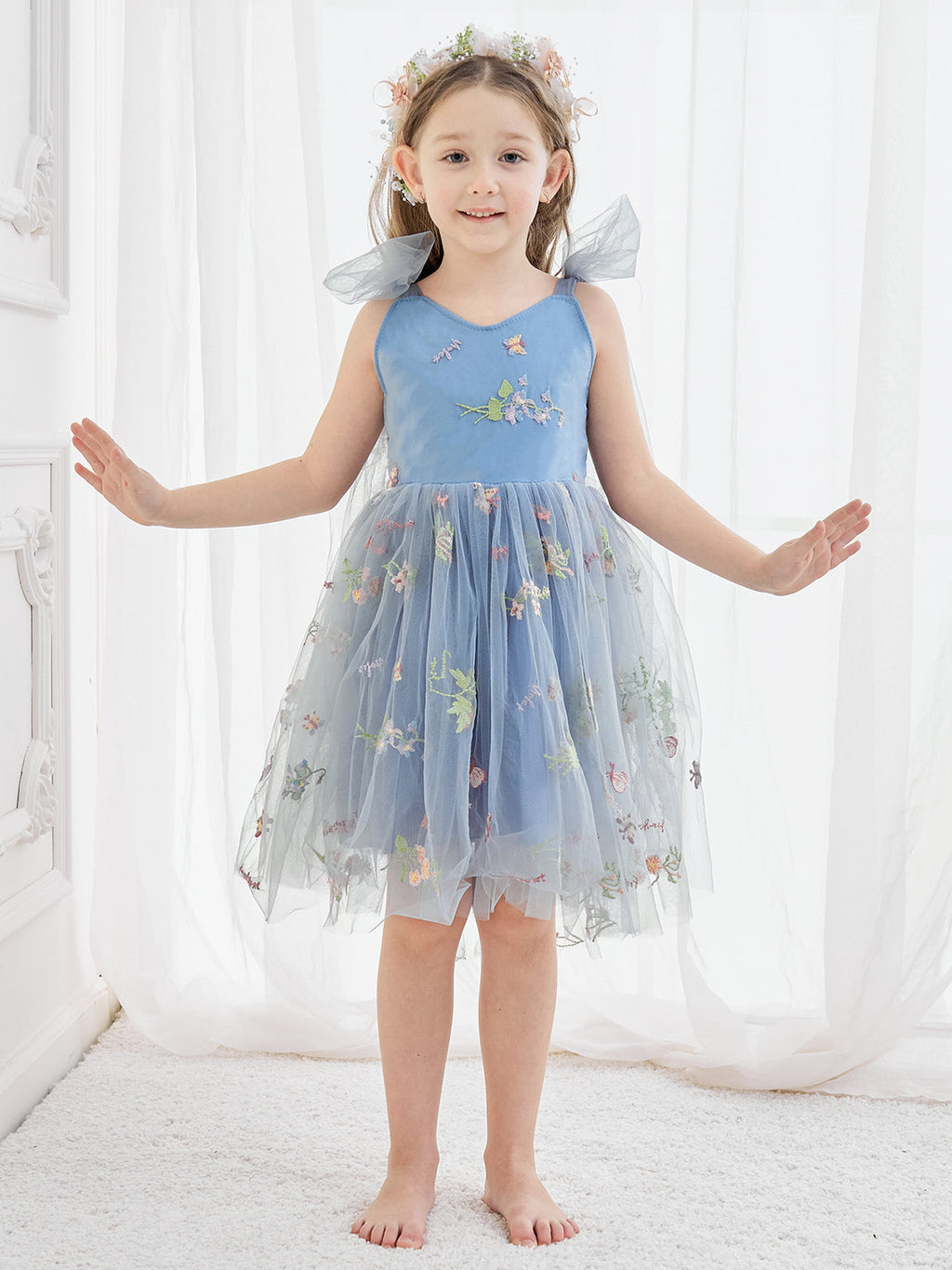 Vestido de niña pequeña de las flores, corte en A, sin mangas, de tul bordado floral. 