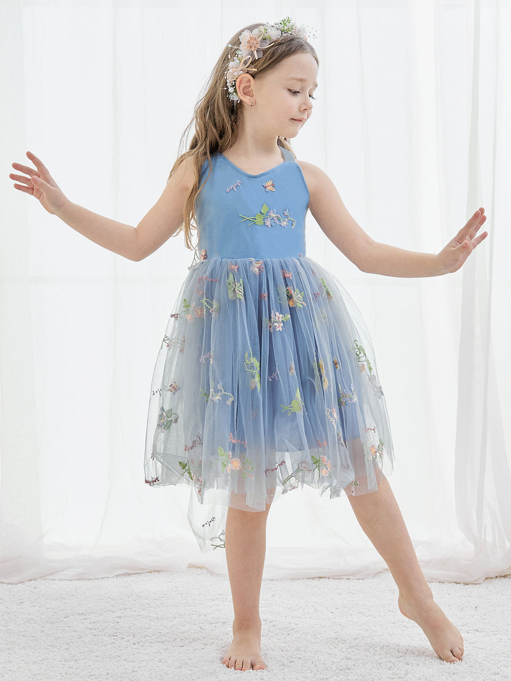 Vestido de niña pequeña de las flores, corte en A, sin mangas, de tul bordado floral. 