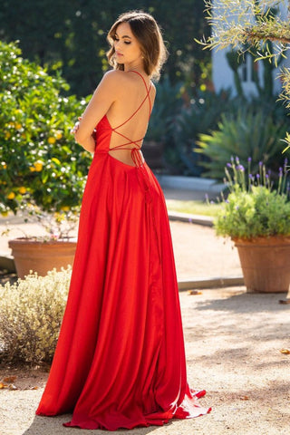 Robe de bal rouge longue sans manches à fines bretelles et fente