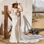 Robe de mariée sirène à fines bretelles en satin, col en V, appliques, dos nu, sans manches, personnalisable. 