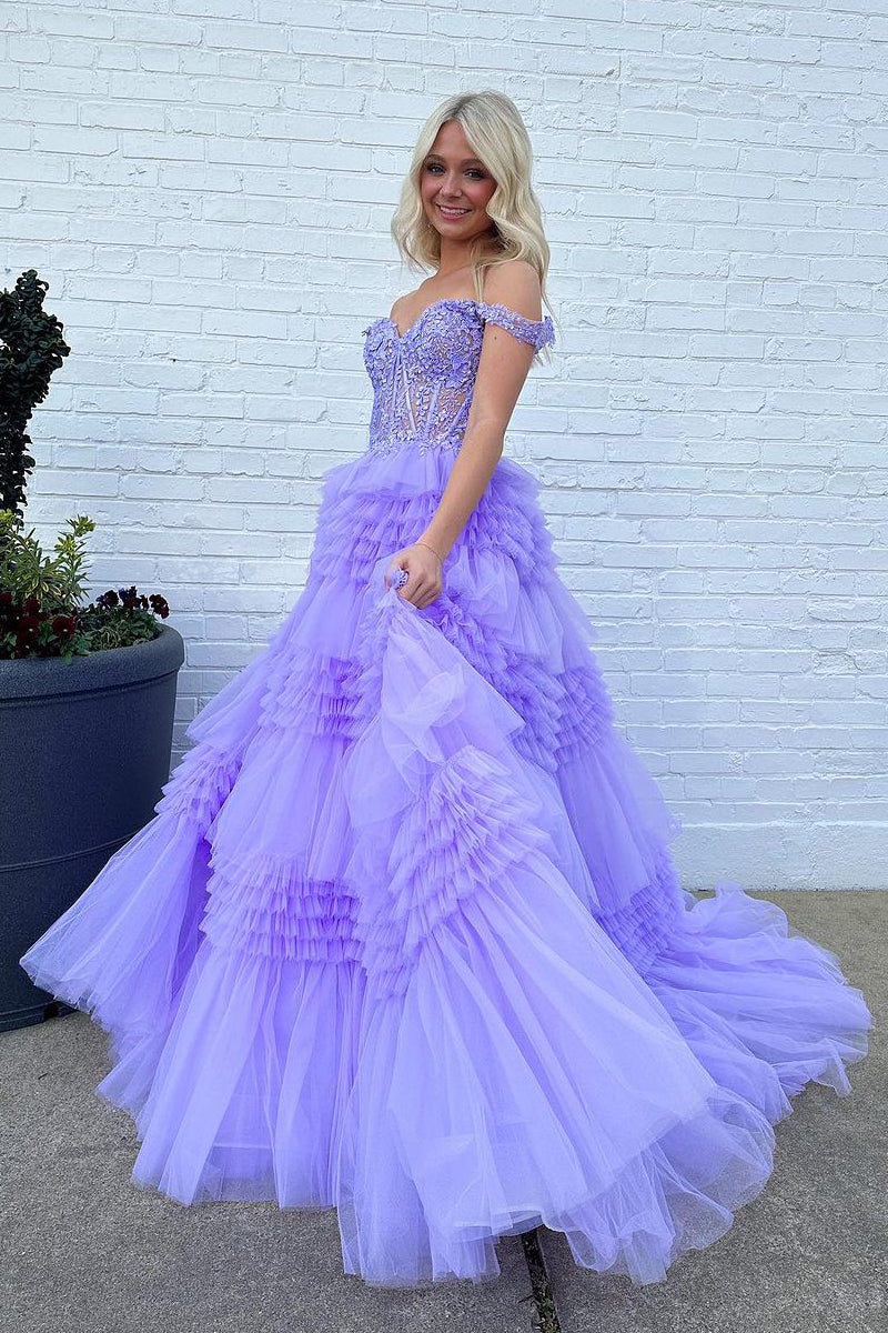 Robe de bal longue en tulle à épaules dénudées et à volants étagés