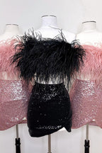 Robe de bal courte noire deux pièces sans bretelles avec plumes