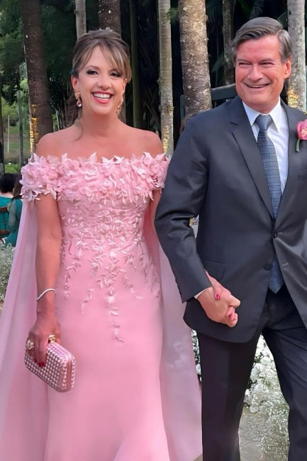Magnifique robe colonne en dentelle pour la mère de la mariée, robe de demoiselle d'honneur rose sans manches à épaules dénudées ornée d'appliqués