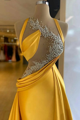 Superbe robe de bal longue jaune en satin à col licou sans manches avec perles
