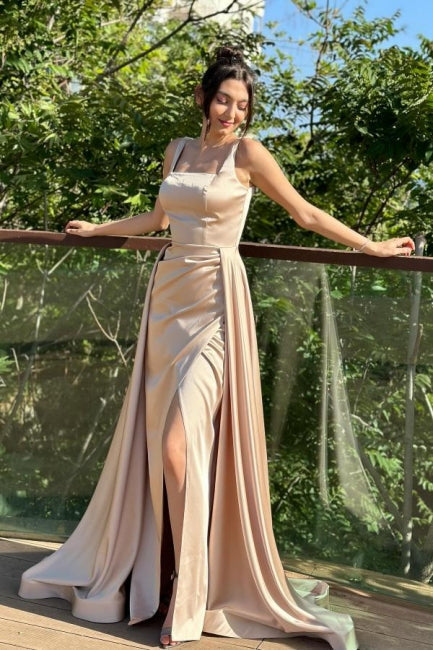 Superbe robe de bal carrée en satin sans manches avec traîne fendue