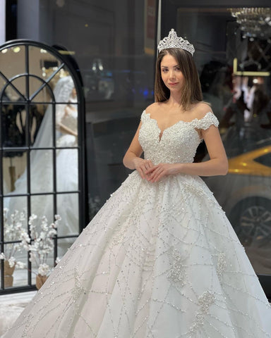Fabuloso vestido de novia largo hasta el suelo, escote corazón, hombros descubiertos, corte en A, lentejuelas y volantes