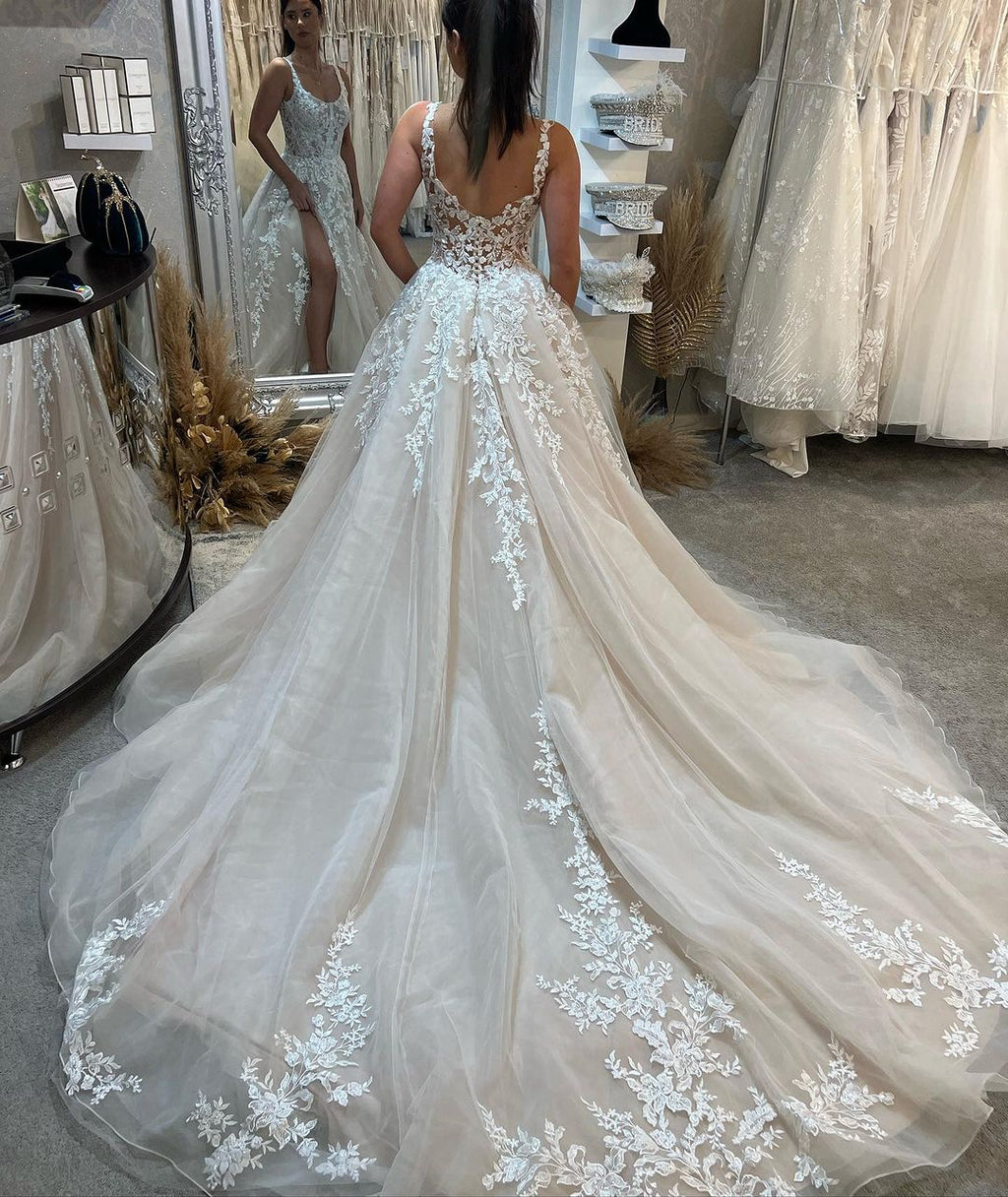 Fabulous Long A-line Sleeveless Lace Wedding Dress With Slit