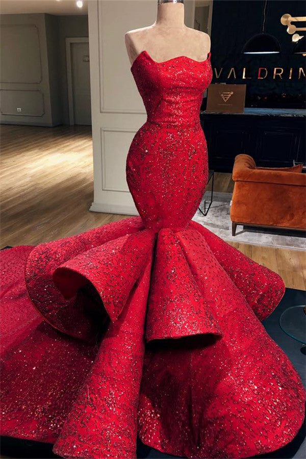 Fabuloso vestido largo de sirena sin tirantes para baile de graduación