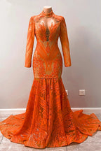 Fabulosos vestidos de sirena de manga larga con apliques de encaje y cuello halter color naranja para baile de graduación.
