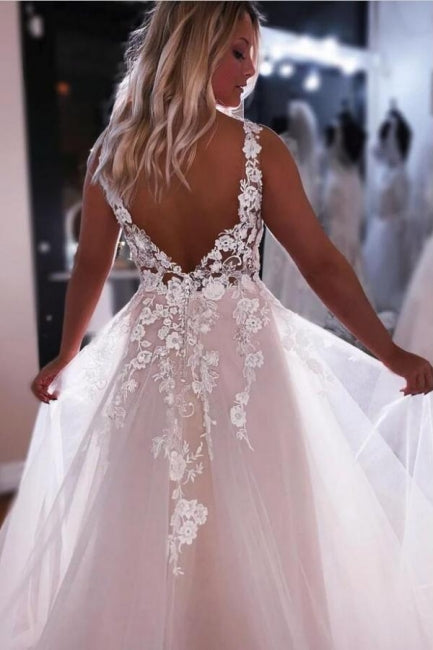 Robe de mariée trapèze dos nu à bretelles et décolleté en V ornée de dentelle