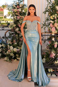 Elegante vestido de fiesta largo de sirena sin mangas con hombros descubiertos y brillo.