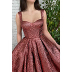 Robe de bal longue à bretelles spaghetti et fente haute 
