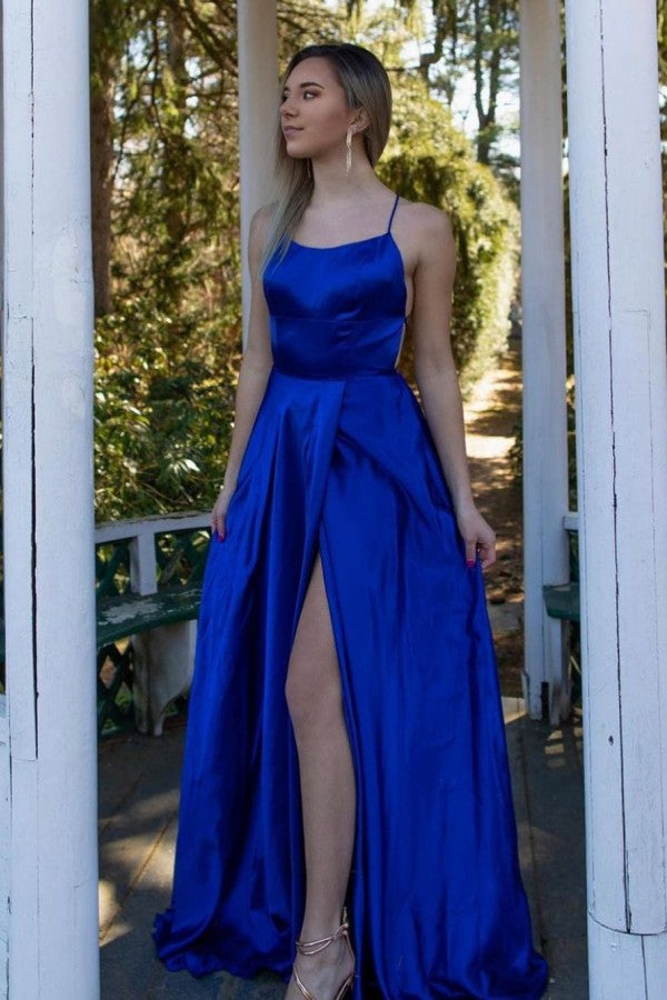 Vestido de graduación azul real con tirantes finos y abertura