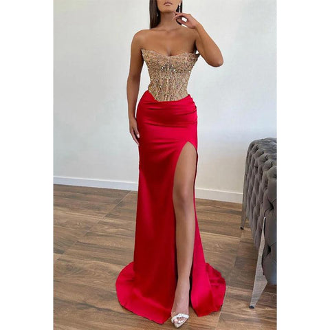 Robe de soirée bustier ajustée à appliques perlées avec fente latérale 