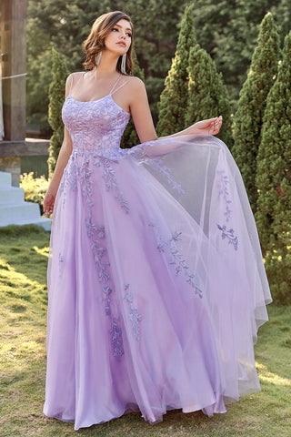 Robe de bal en tulle violet avec appliques