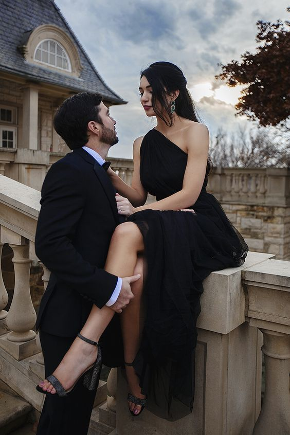 Robe de soirée sexy noire en tulle asymétrique Y7652