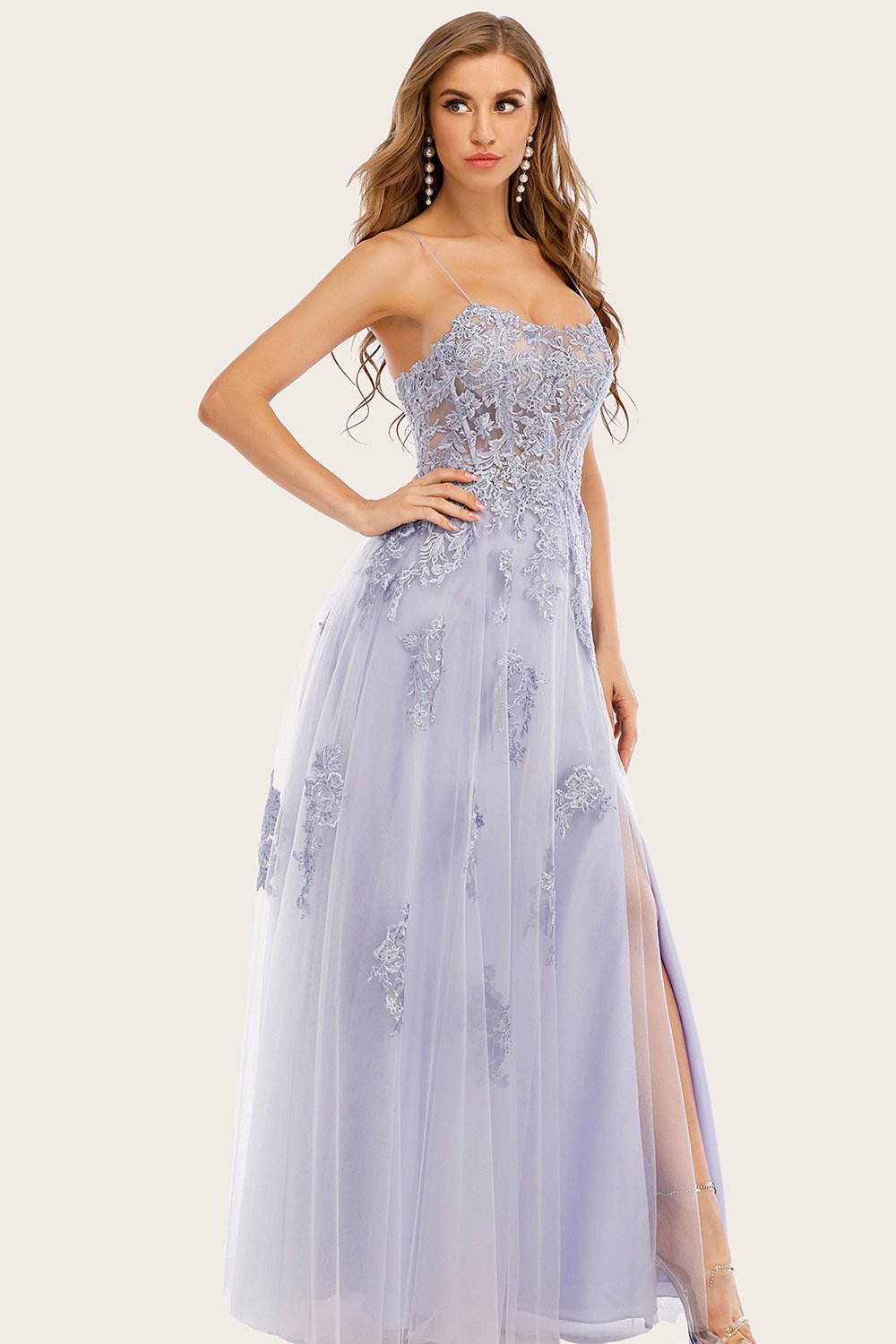 Robe de bal longue en tulle lavande avec dentelle