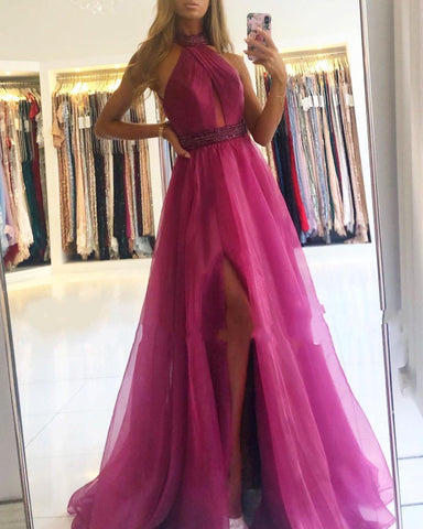 Robe de bal longue en tulle à col halter orchidée et fente