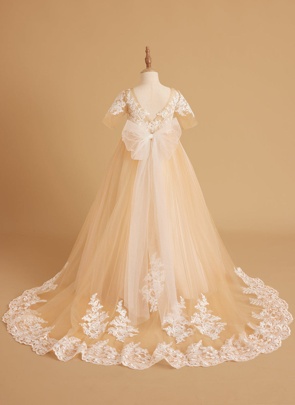 Vestido de princesa para niñas con detalles de encaje 