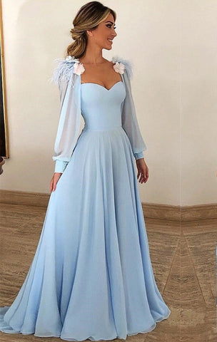 Robe de bal bleu ciel à manches longues en mousseline, décolleté cœur