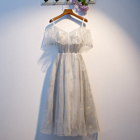 Lindo vestido corto de tul gris para baile de bienvenida s96