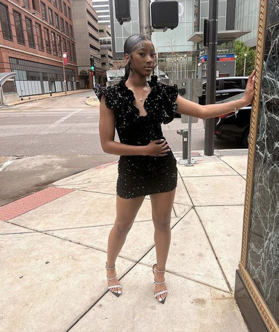 Robe courte à sequins noirs pour une soirée d'anniversaire de 18 ans (Y1383)