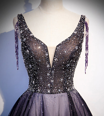 Robe de bal longue violette à col en V en tulle et perles, modèle s104