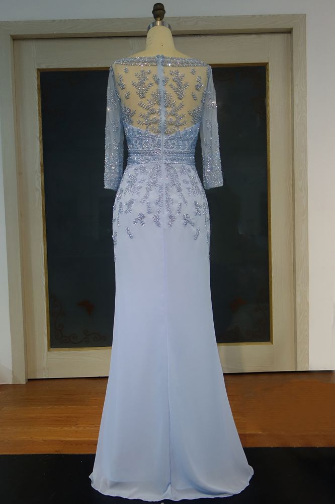 Robe de bal longue en mousseline à sequins, coupe trapèze, manches longues arrondies, style A-line.