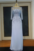 Robe de bal longue en mousseline à sequins, coupe trapèze, manches longues arrondies, style A-line.