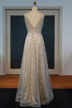 Robe de bal longue trapèze à sequins sans manches et motifs argentés