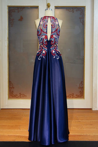 Robe de bal longue trapèze sans manches à col rond ornée d'appliqués