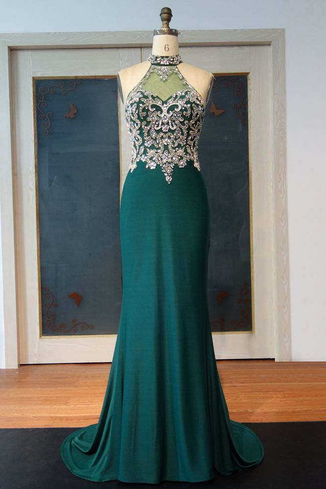 Robe de bal sirène longue à col halter ornée de cristaux