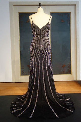 Robes de bal fourreau longues à fines bretelles et décolleté en cœur, ornées de sequins