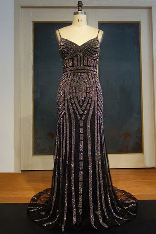 Robes de bal fourreau longues à fines bretelles et décolleté en cœur, ornées de sequins